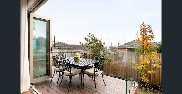 LUXE CONTEMPORARY STYLE - Photo 1