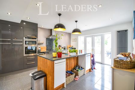 4 bedroom detached to rent Church Lane, Norwich, NR4 - Photo 5