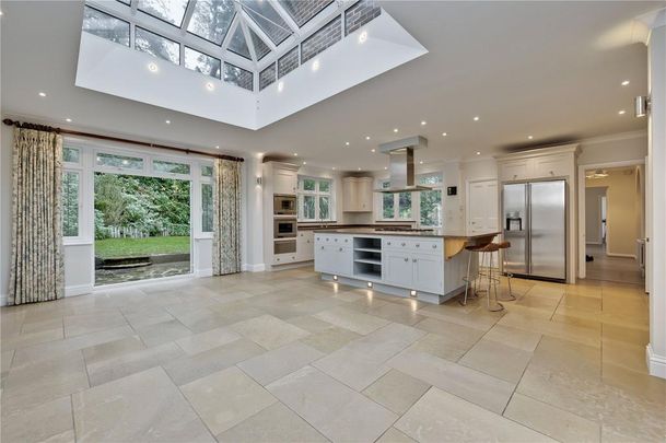 5 bedroom detached house to rent - Photo 1