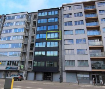 VOLLEDIG VERNIEUWD APPARTMENT IN HET CENTRUM - Photo 2