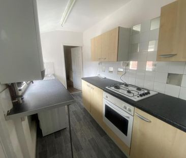 4 bedroom terraced house to rent - Photo 4