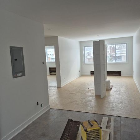 New renovated Big 4 1/2 available Feb 1st or March 1st - Photo 4