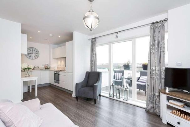 Darbyshire House, Greenhithe, DA9 - Photo 1