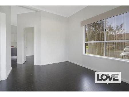 28 Lee Crescent, Birmingham Gardens, NSW, 2287 - Photo 2