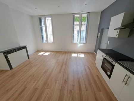 Location - Appartement T2 entièrement rénové de 40 m² avec cagibi - Photo 2