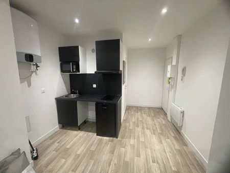 Location Appartement 1 pièces 27 m2 à Saint-Quentin - Photo 3