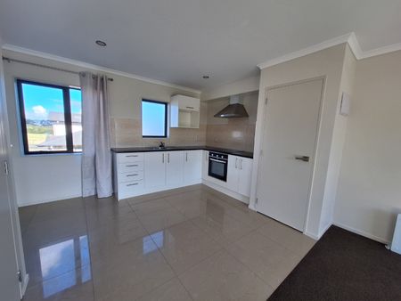 Spacious 2 bedroom Apartment - Photo 4