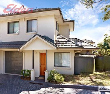 Modern Three Bedroom Townhouse - Photo 5