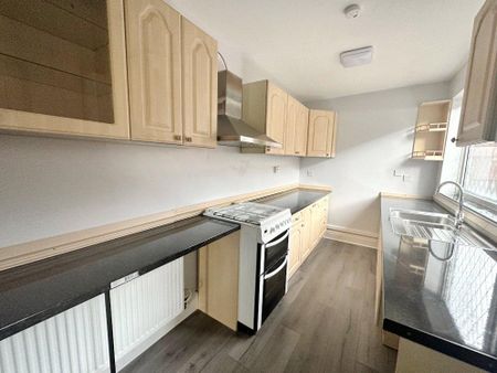 2 bedroom end of terrace house to rent - Photo 5