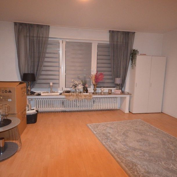 Helle Altbau-Wohnung im EG in Duisburg-Rheinhausen Bergheim - Photo 1