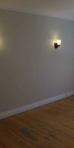 Beautiful, top floor, 3 1/2 apt, recently renovated, Snowdon metro - Photo 3