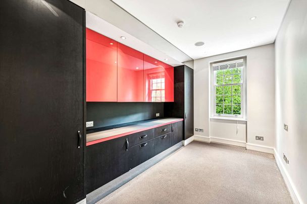 A luxurious four bedroom house in the heart of Mayfair. - Photo 1