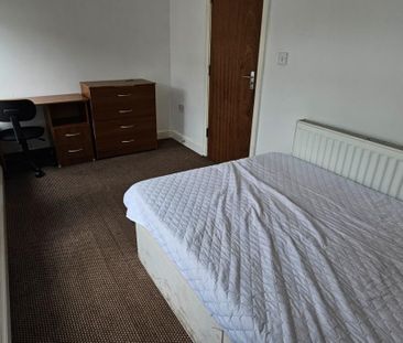 House To Let - Photo 5