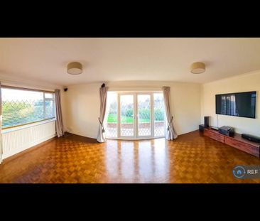 4 bedroom bungalow to rent - Photo 1