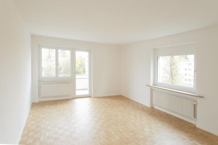 Neusanierte, helle 3-Zimmer-Wohnung an bestens erschlossener Lage in Dietlikon - Photo 2