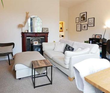 The Hornet, Chichester, PO19 - Photo 1