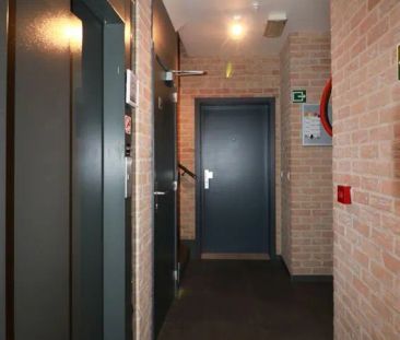 Gunstig gelegen, gelijkvloers appartement met 2 slpk. en terras te ... - Photo 2