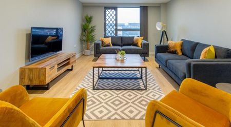 1 bedroom in a flat share to rent - Photo 2