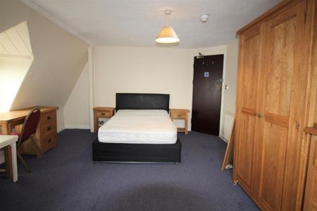 4 bedroom block of apartments to rent - Photo 5