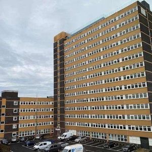 Daniel House, Bootle, L20 - Photo 2