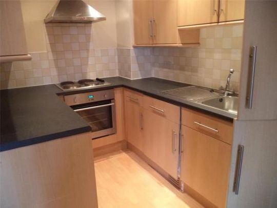 3 bedroom ground floor flat to rent - Photo 1