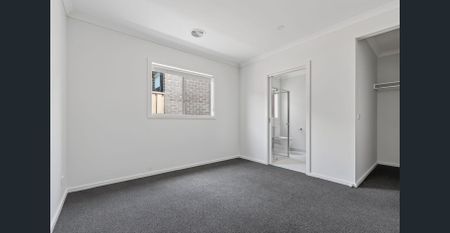 Sophisticated Living in Modern Home - Photo 3