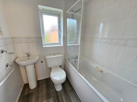 2 Bed Terraced House, Bellfield Close, M9 - Photo 4