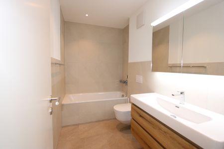 Luxuriöse 4.5-Zimmerwohnung mit Weitsicht - Photo 4