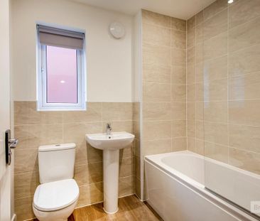3 bedroom semi-detached house to rent - Photo 5