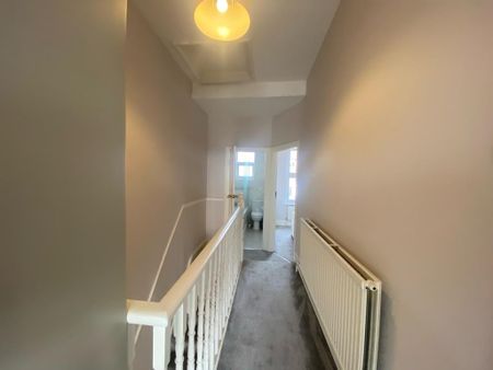 4 Bed Terraced House, Totterdown Street, SW17 - Photo 2