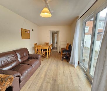 6 Bed Student Accommodation - Photo 6
