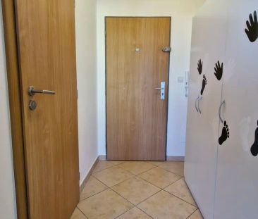 Pronájem nezařízené bytové jednotky 1+kk s balkonem, Brno - Modřice - Fotografie 6