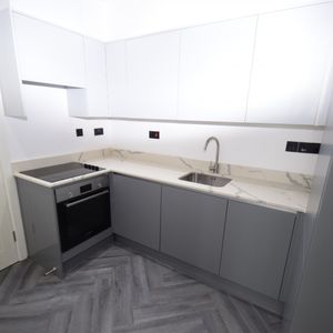 199-203 High Street, SS1 - Photo 2