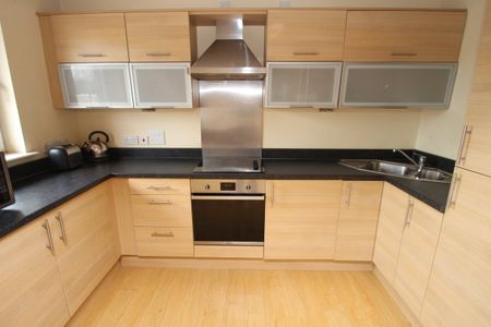 Strathcona Drive, Glasgow, G13 - Photo 2