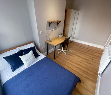 4 bedroom flat to rent - Photo 3