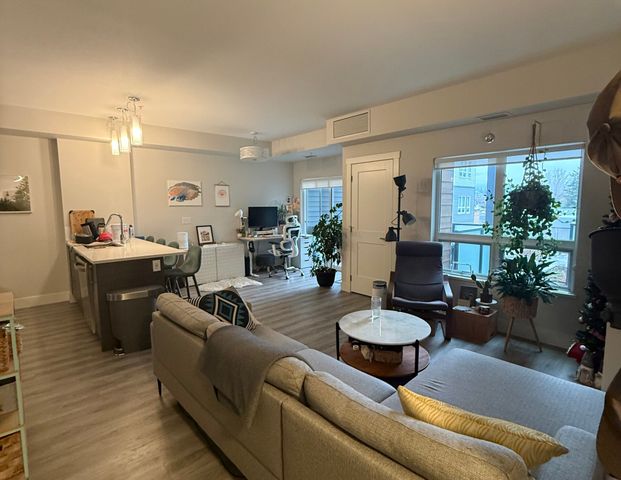 Pet Friendly at SoHo Kelowna! - Photo 1