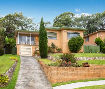 Stunning Family Home with Pool - Photo 5