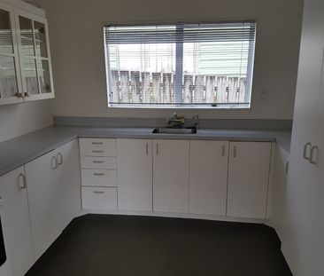 Comfortable home with nice outlook - Photo 4