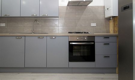 Beautiful 5-Bedroom Student House in Sheffield - Photo 4