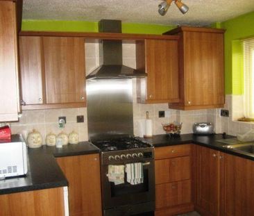 3 bedroom semi-detached house to rent - Photo 6
