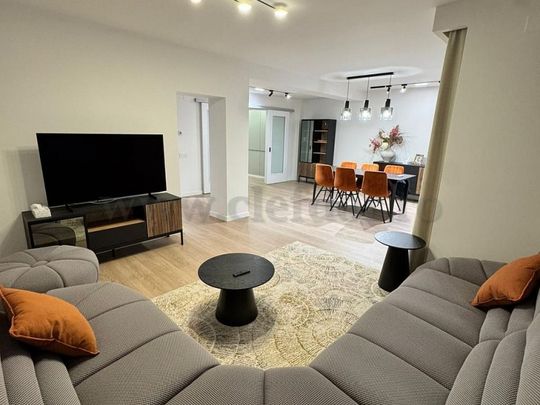 RENOVATED villa with pool access near Jolie Ville - Fotografie 1