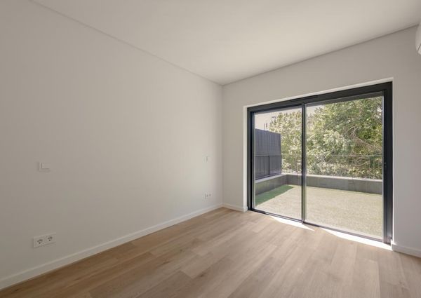 2 Bedroom Apartment with garden, Miraflores, Oeiras