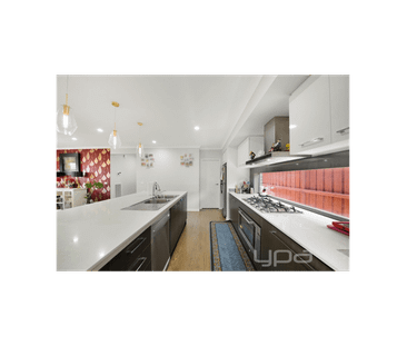 Stylish Double-Storey Family Home with Space, Comfort & Elegance !! - Photo 2