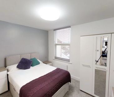 Double En-suite- Great Location - Photo 1