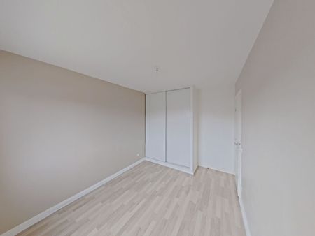 Location Appartement 3 pièces 82m² - Photo 2