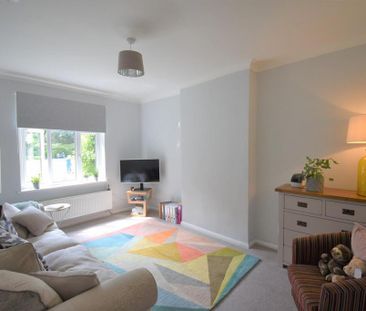 3 bedroom detached bungalow to rent - Photo 3