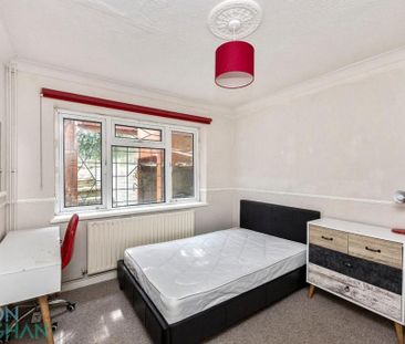 6 bedroom end of terrace house to rent - Photo 4