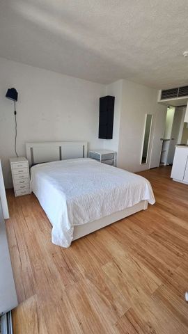 Fully Furnished Chic Studio overlooking the Broadwater Southport - Photo 3