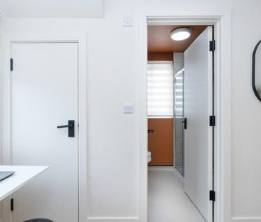 Room in a Shared House, Malmesbury Road, SO15 - Photo 1