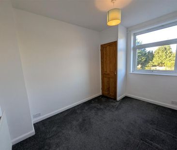 2 bedroom end of terrace house to rent - Photo 5